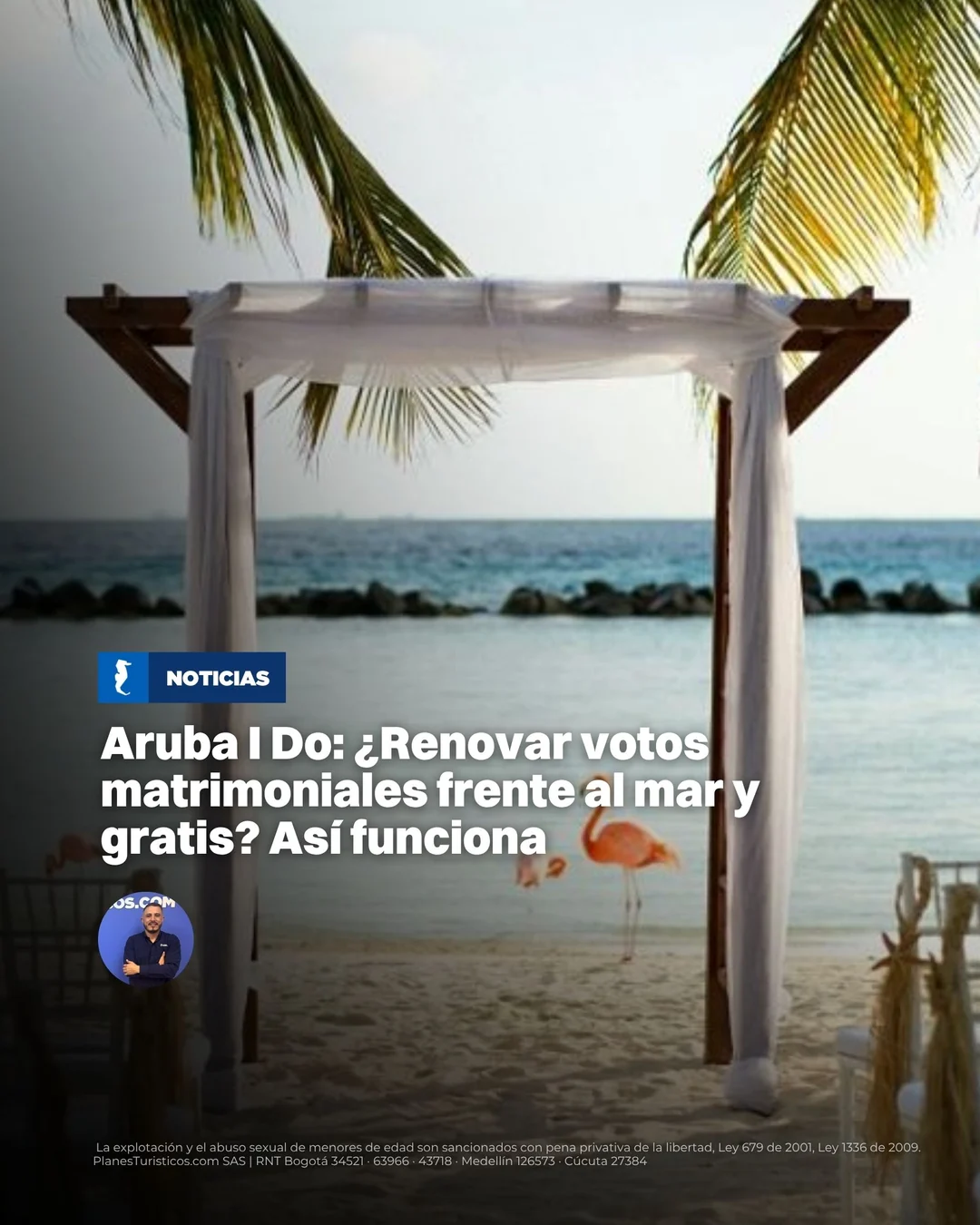 Pareja con ropa blanca renovando sus votos al atardecer frente al mar en Aruba
