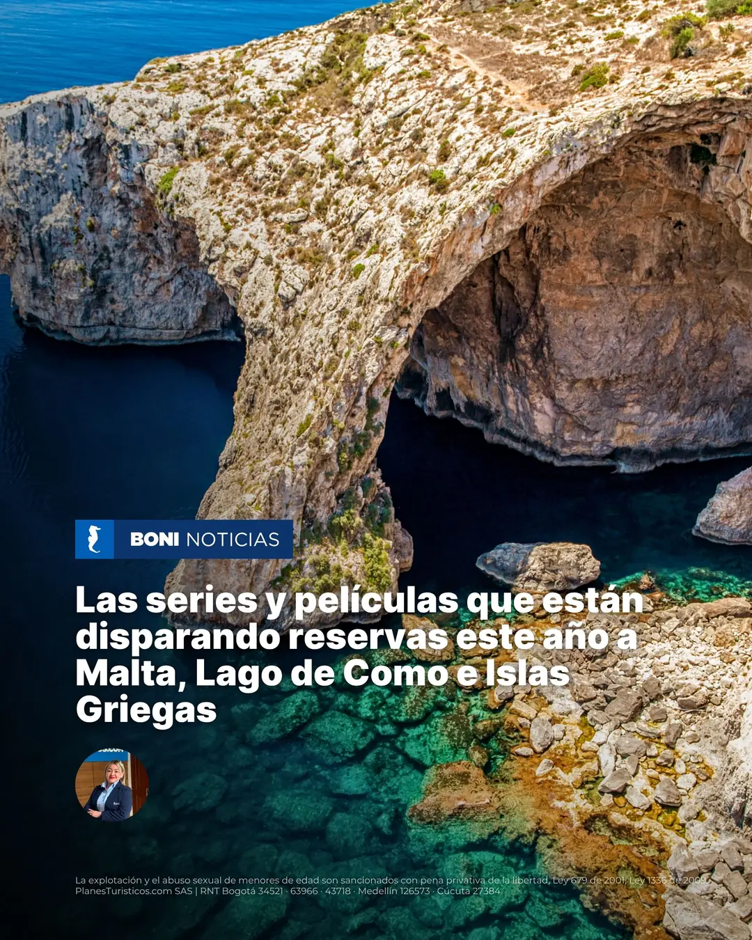 Acantilados y gruta marina de aguas turquesa en Malta