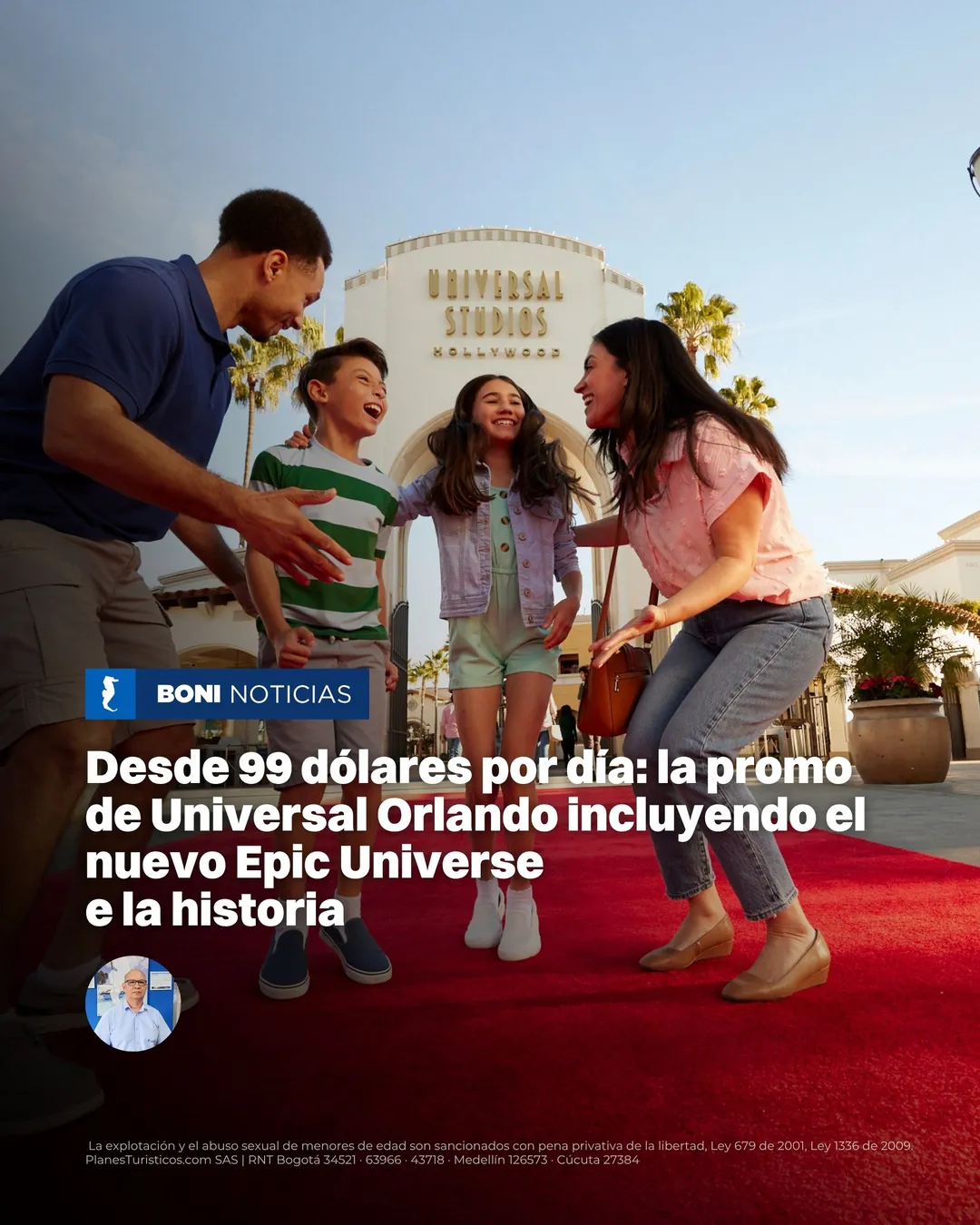 Familia celebrando frente a la entrada de Universal Studios