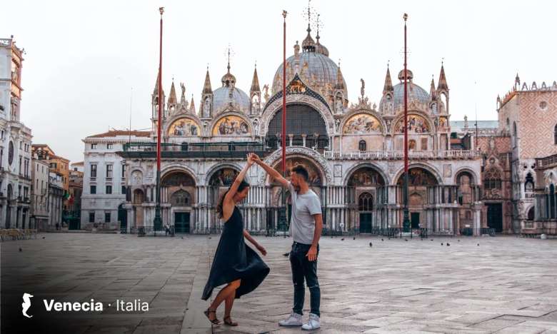 Pareja en Venecia, Italia