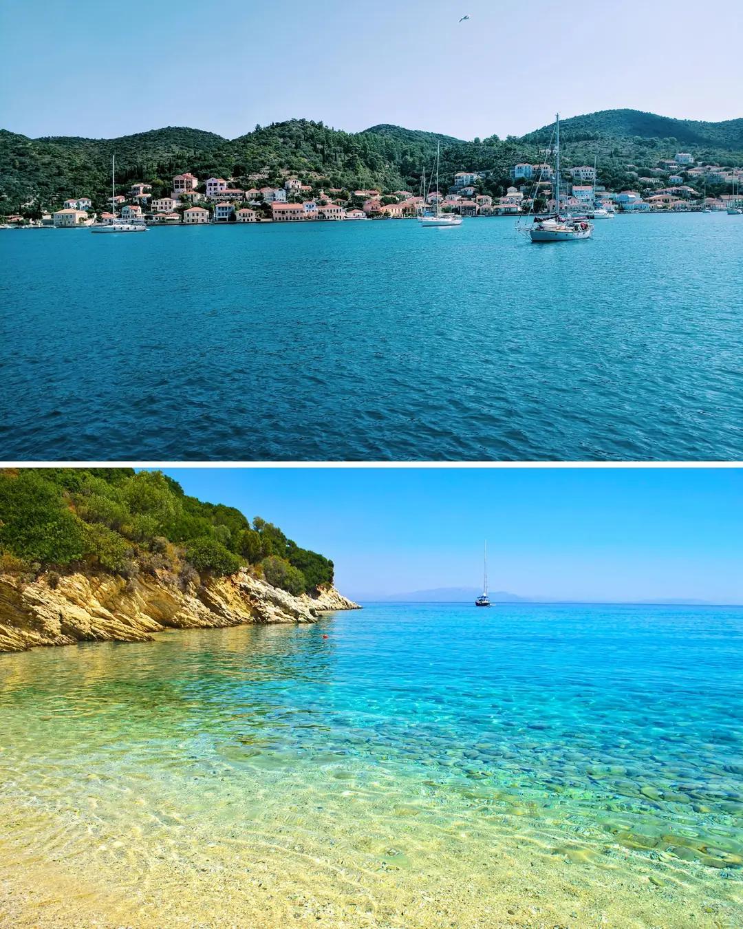 Puerto y bahía con veleros en el mar Jónico